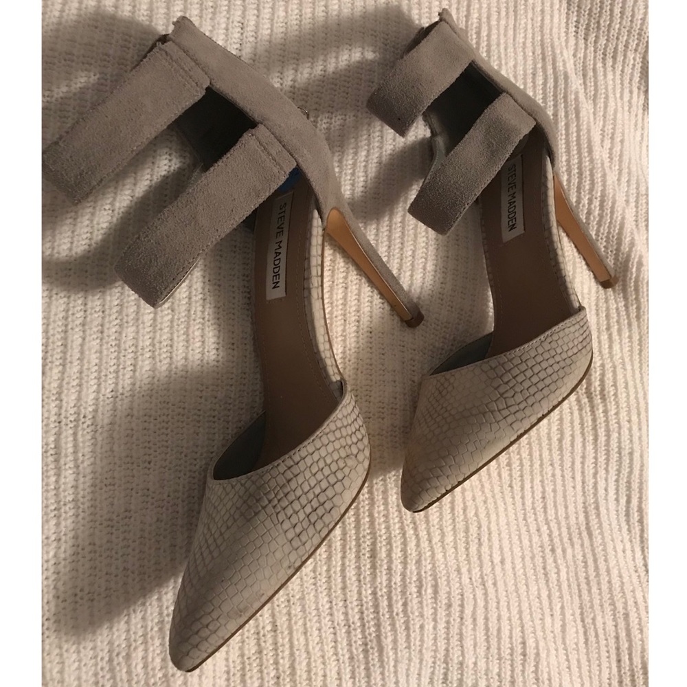 Steve Madden Pointed Pumps